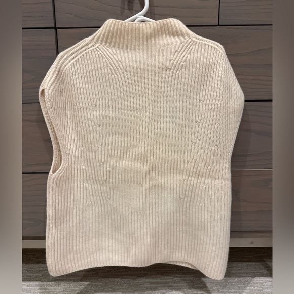 Banana Republic Sweaters - BANANA REPUBLIC Ivory Cashmere Blend Mock Turtleneck Sleeveless Sweater XS/S